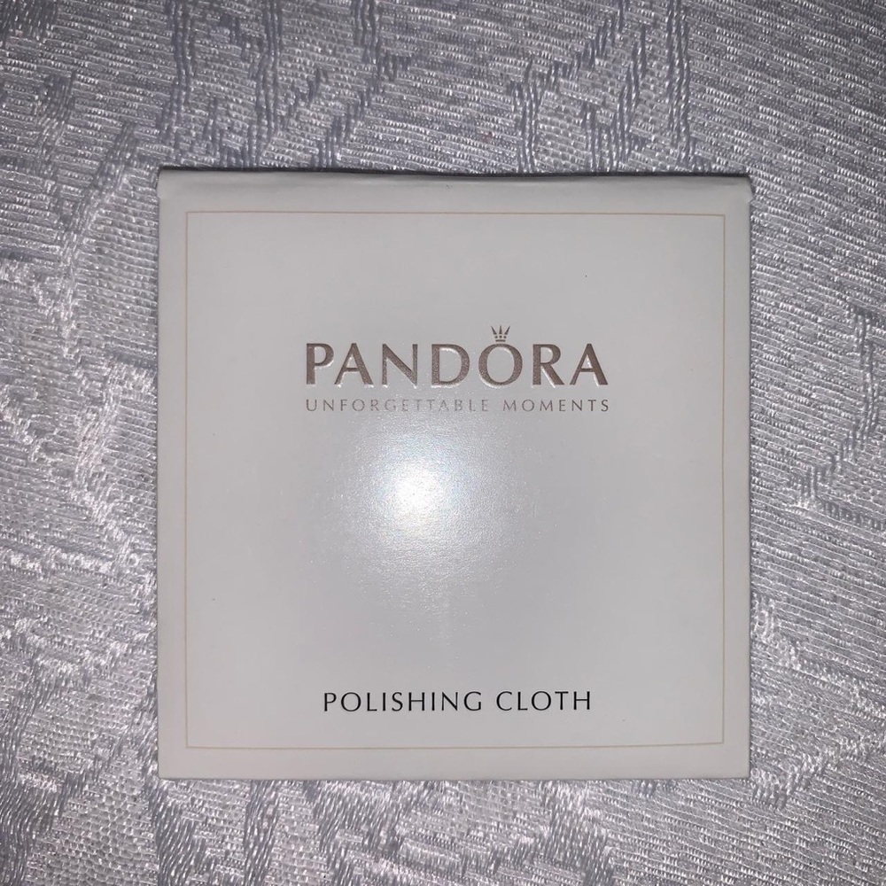 Pandora Bracelet - Fully Furnished - Picture 3 of 4